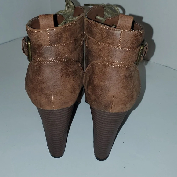 Hot Tomato Chunky Heel Lace Up Ankle Booties Size 9W - Picture 4 of 14